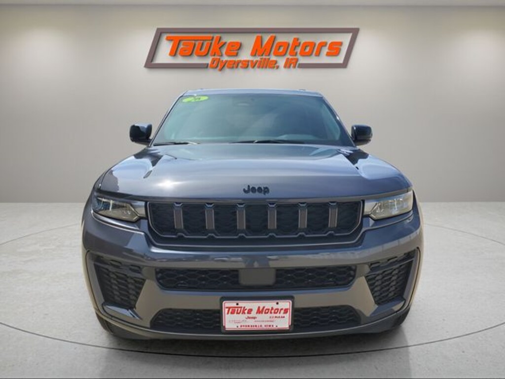 New 2026 Jeep Grand Cherokee Laredo Sport Utility