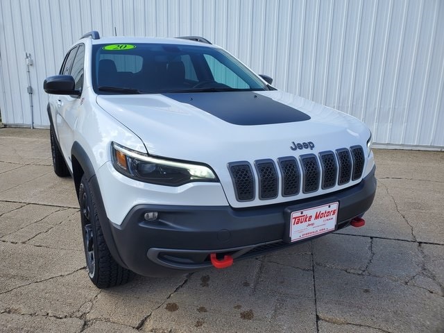 Used 2020 Jeep Cherokee Trailhawk with VIN 1C4PJMBX7LD509710 for sale in Dyersville, IA