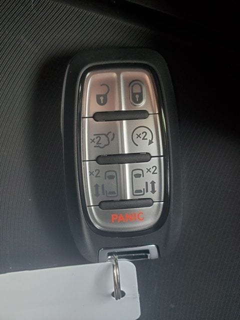 2026 Chrysler Pacifica Select - Photo 35