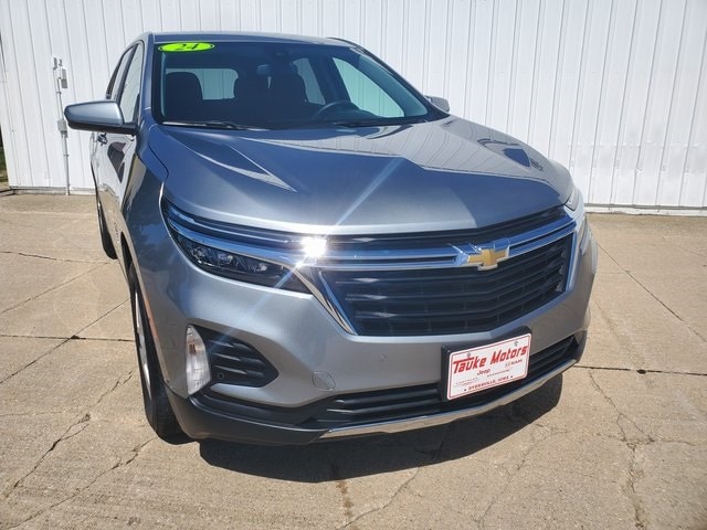 Used 2024 Chevrolet Equinox LT with VIN 3GNAXUEGXRS194742 for sale in Dyersville, IA