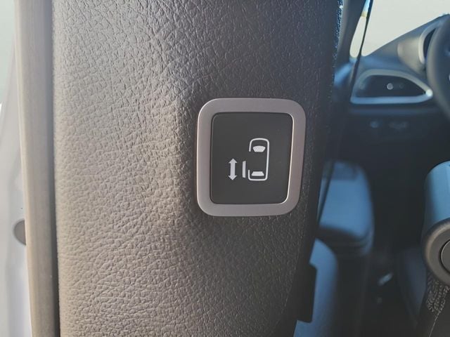 2026 Chrysler Pacifica Select - Photo 42