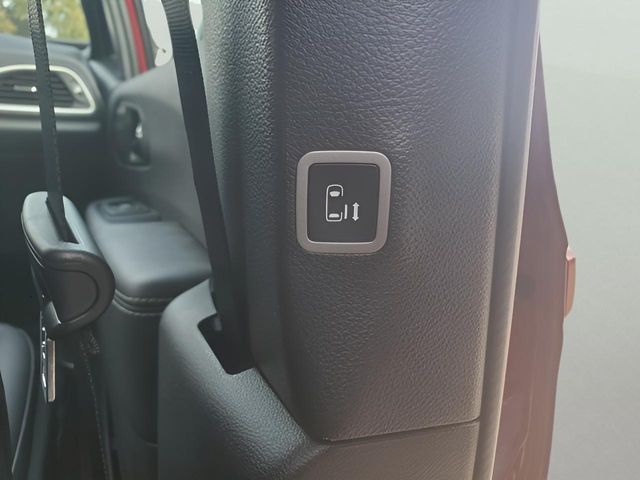 2026 Chrysler Pacifica Select - Photo 57