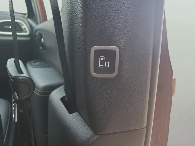 2026 Chrysler Pacifica Select - Photo 57