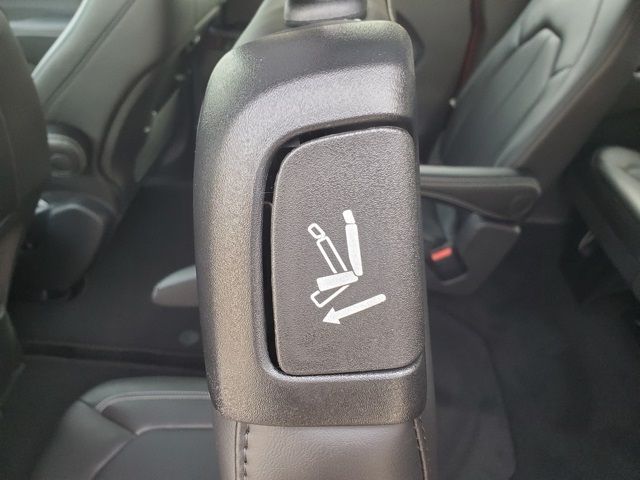 2026 Chrysler Pacifica Select - Photo 47
