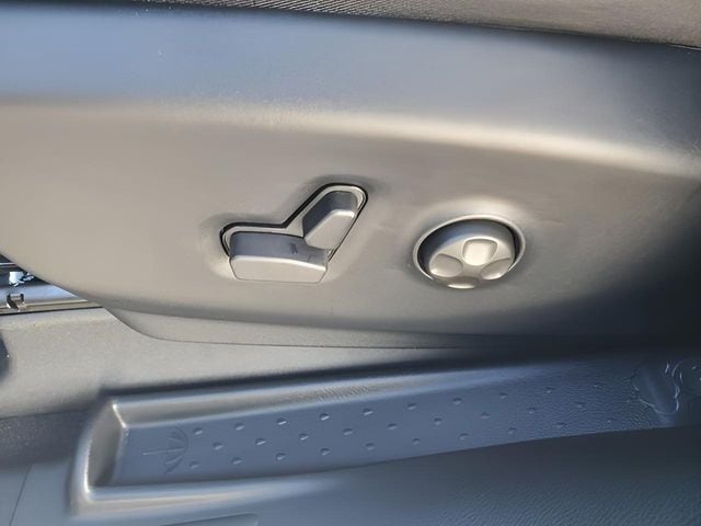 2026 Chrysler Pacifica Select - Photo 14