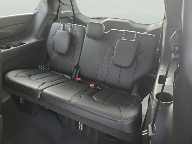 2026 Chrysler Pacifica Select - Photo 49