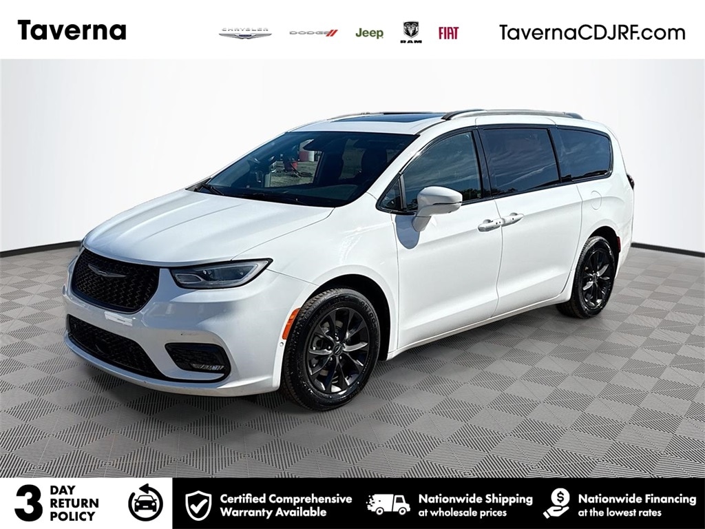 2021 Chrysler Pacifica Touring L's photo
