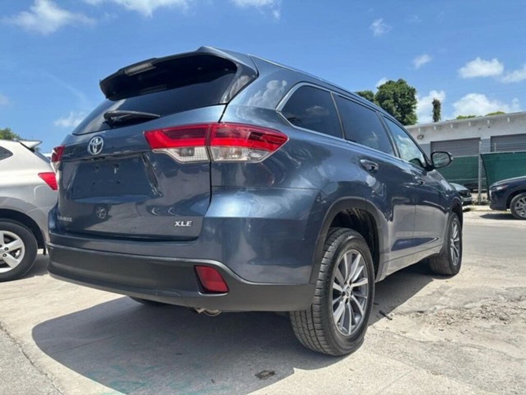 Used 2017 Toyota Highlander XLE SUV