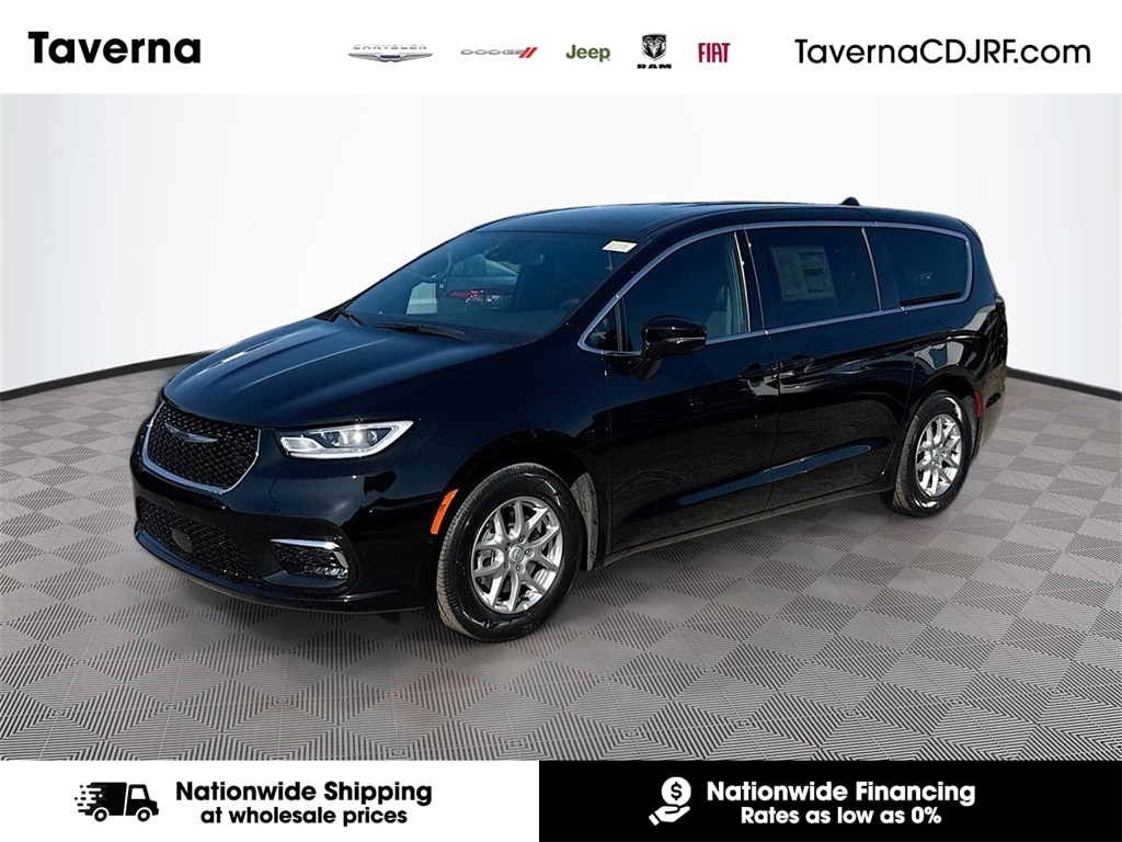 2026 Chrysler Pacifica Select's photo