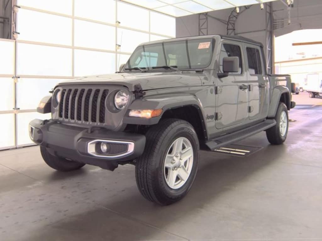 Used 2022 Jeep Gladiator Sport Truck