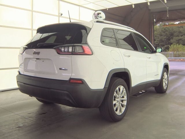 2021 Jeep Cherokee Latitude photo 2