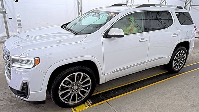 2023 GMC Acadia Denali's photo