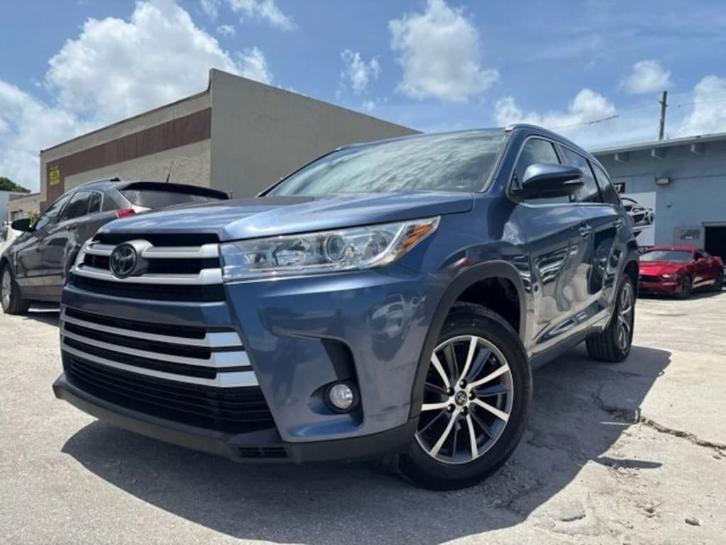 Used 2017 Toyota Highlander XLE SUV