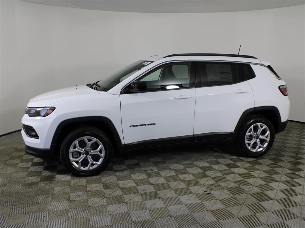 New 2025 Jeep Compass LATITUDE 4X4 Sport Utility