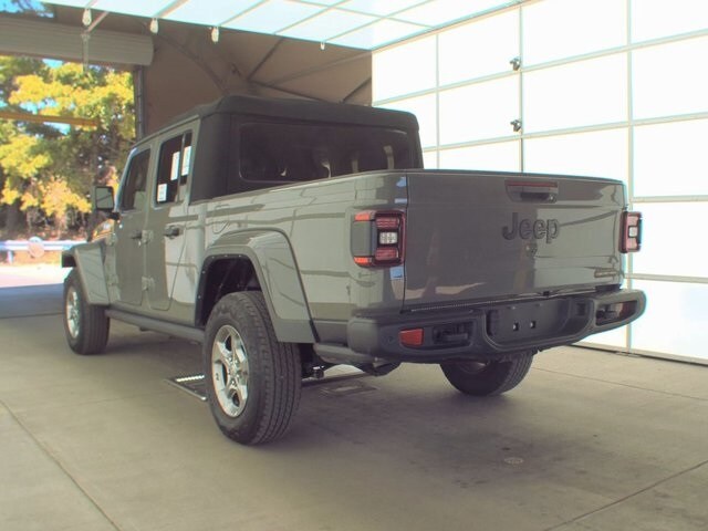 2021 Jeep Gladiator Sport photo 4