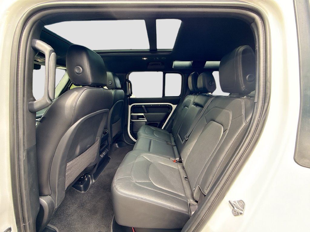 2024 Land Rover Defender S - Photo 27