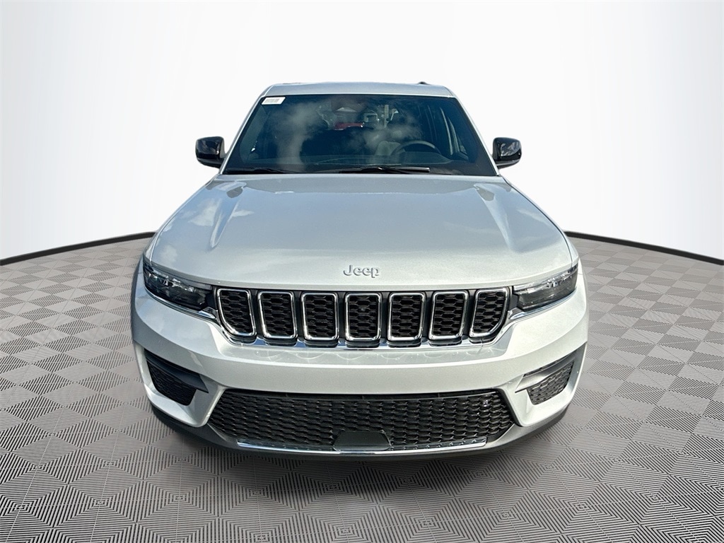 New 2025 Jeep Grand Cherokee LAREDO X 4X2 Sport Utility