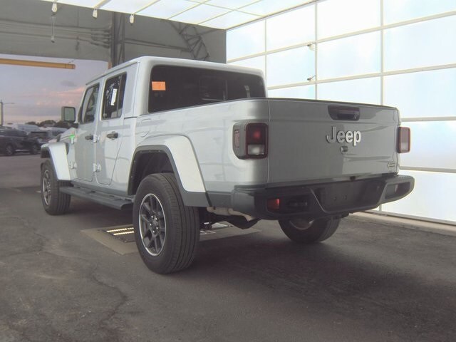 2023 Jeep Gladiator Overland photo 4