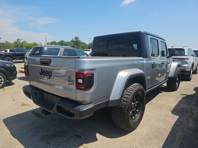 2021 Jeep Gladiator Willys photo 2