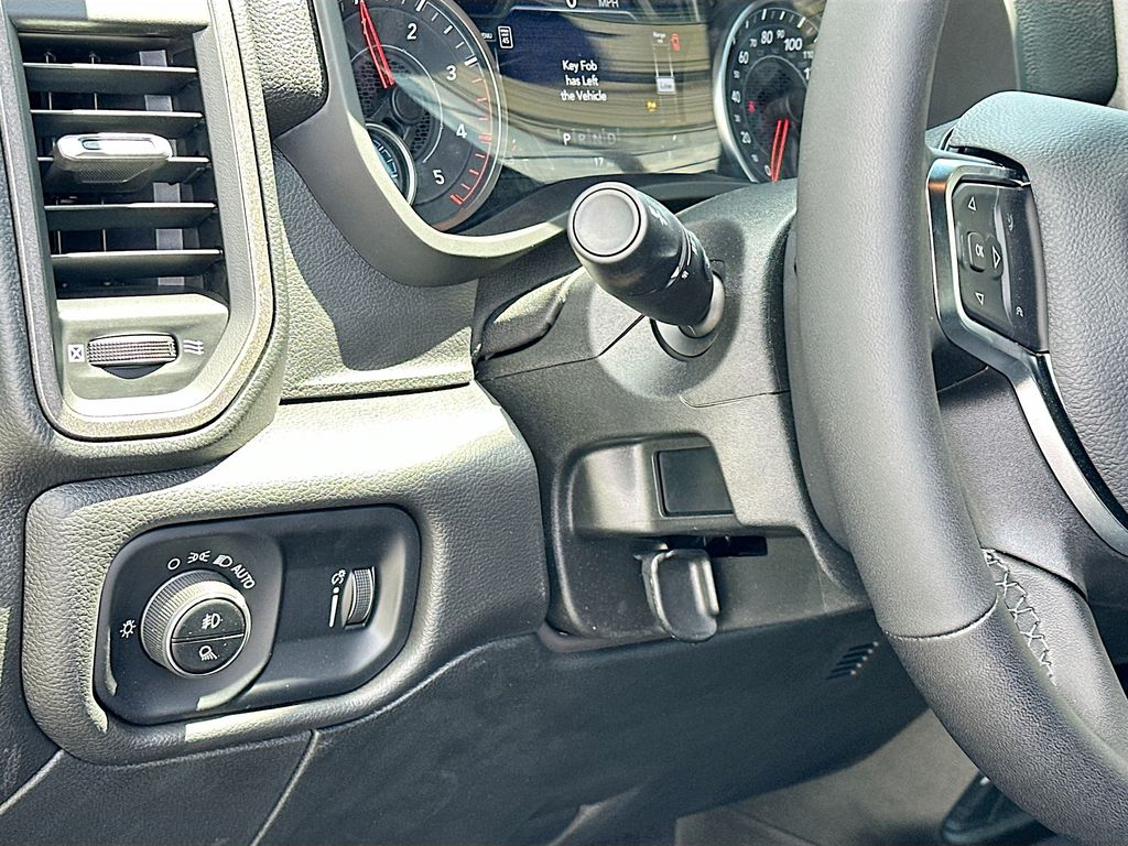 2025 RAM 2500 Tradesman - Photo 10