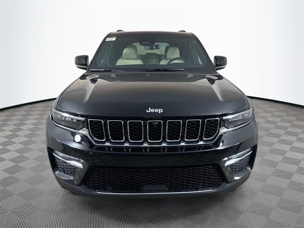 2025 Jeep Grand Cherokee Limited photo 2