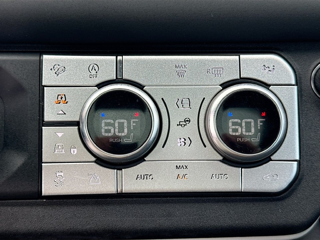 2024 Land Rover Defender S - Photo 17