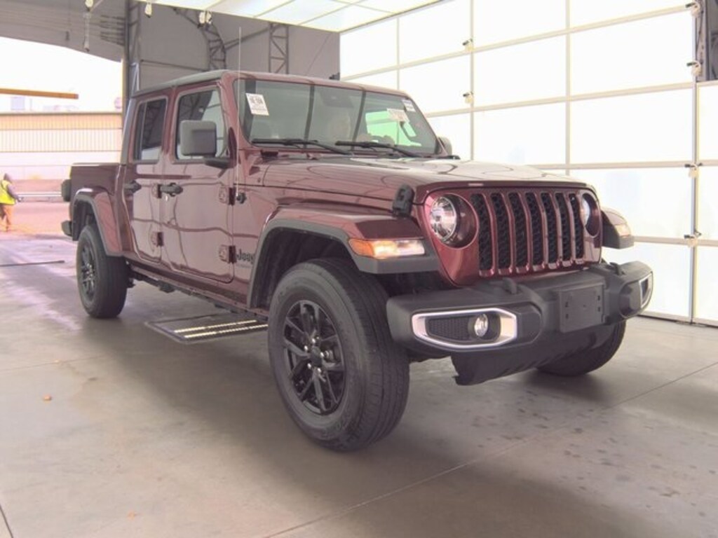 Used 2021 Jeep Gladiator Sport Truck