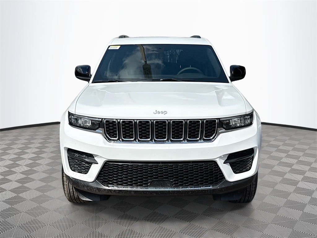 New 2026 Jeep Grand Cherokee LAREDO 4X2 Sport Utility