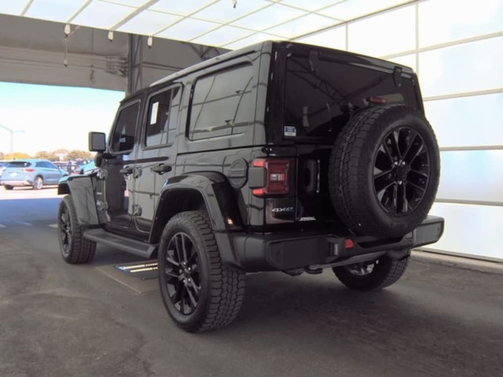 Used 2021 Jeep Wrangler SUV