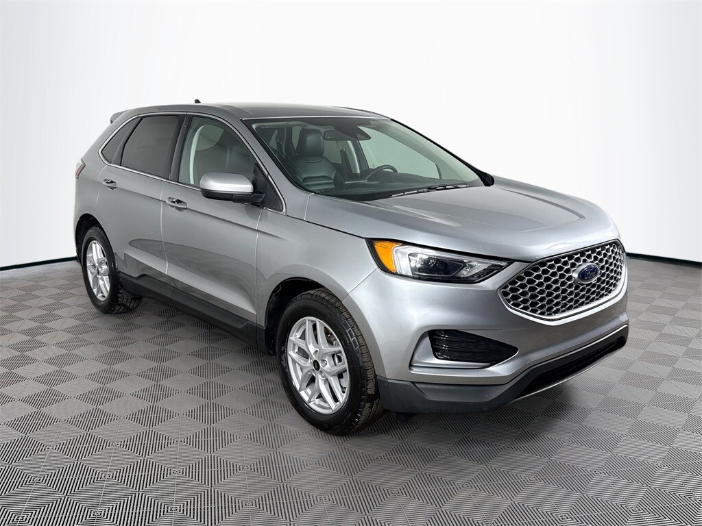 2024 Ford Edge SEL photo 3
