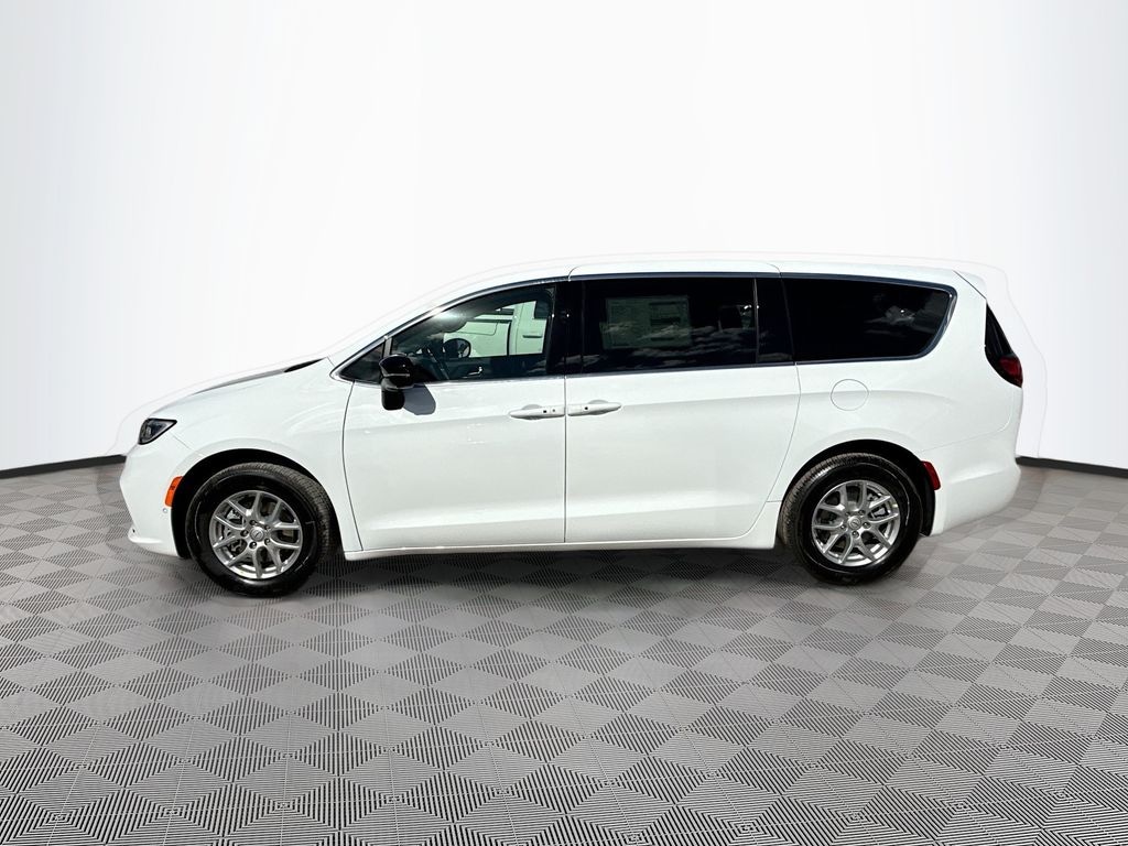 Used 2026 Chrysler Pacifica Select Minivan/Van
