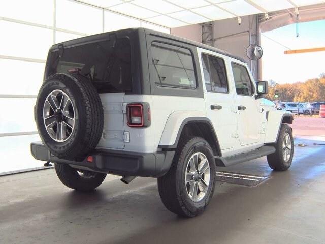 2022 Jeep Wrangler Unlimited Sahara photo 2