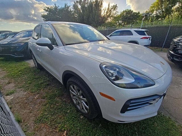 2020 Porsche Cayenne Base photo 2
