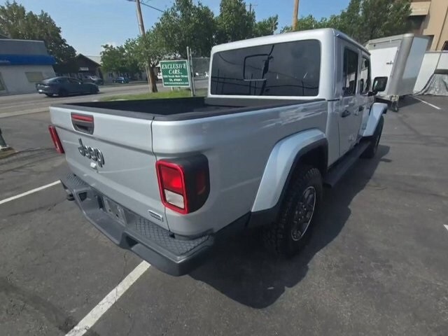 2023 Jeep Gladiator Overland photo 2