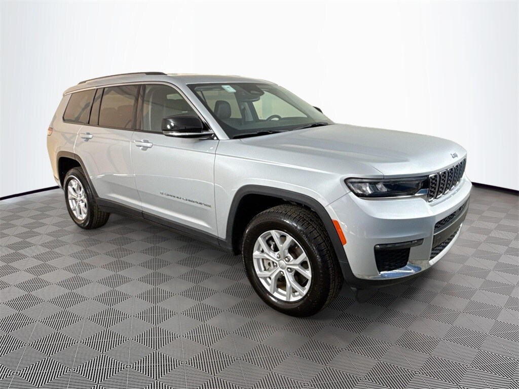 2023 Jeep Grand Cherokee Limited photo 3