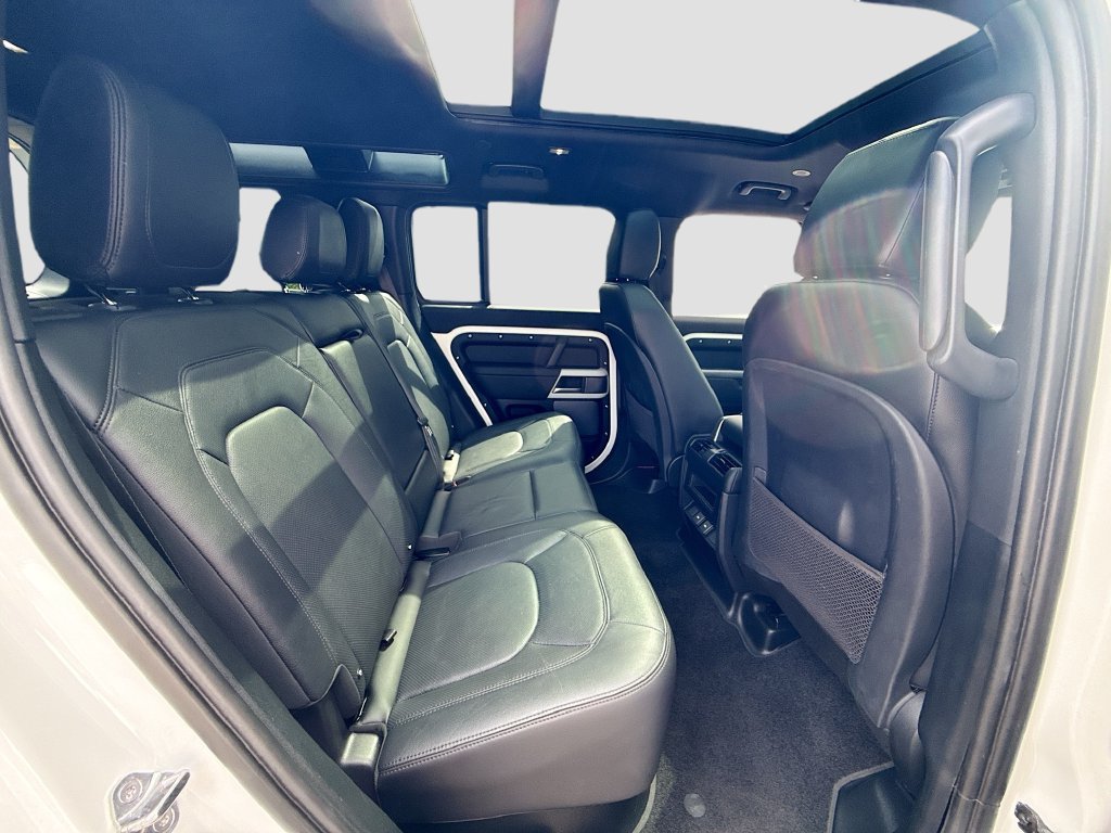 2024 Land Rover Defender S - Photo 30
