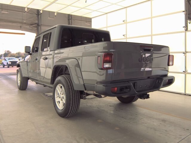 2022 Jeep Gladiator Sport photo 4