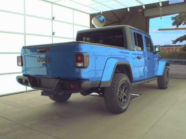 2022 Jeep Gladiator Willys photo 2