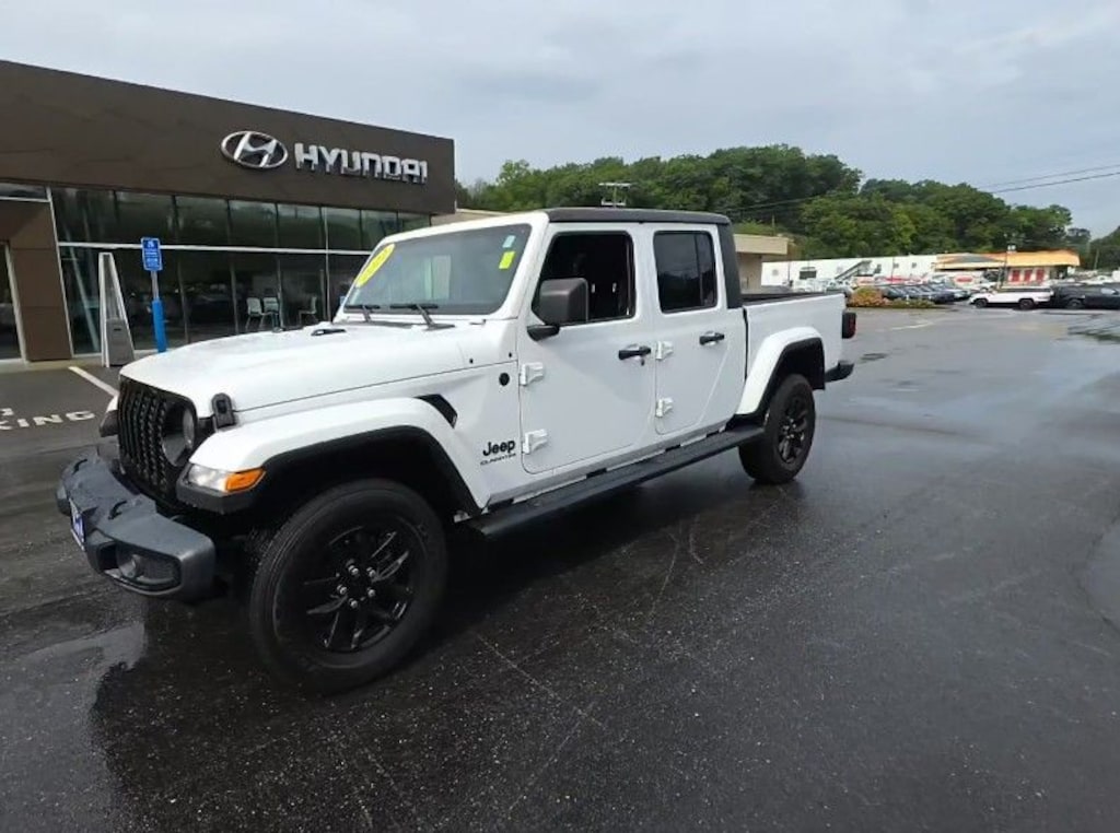 Used 2022 Jeep Gladiator Sport Truck