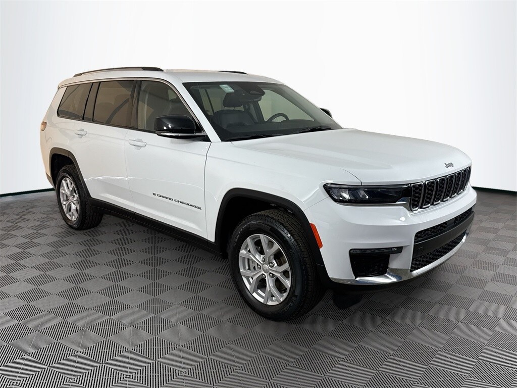 2023 Jeep Grand Cherokee Limited photo 3