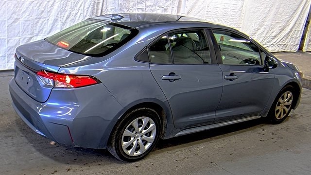 Used 2022 Toyota Corolla LE with VIN JTDEPMAEXNJ220847 for sale in Northfield, Minnesota