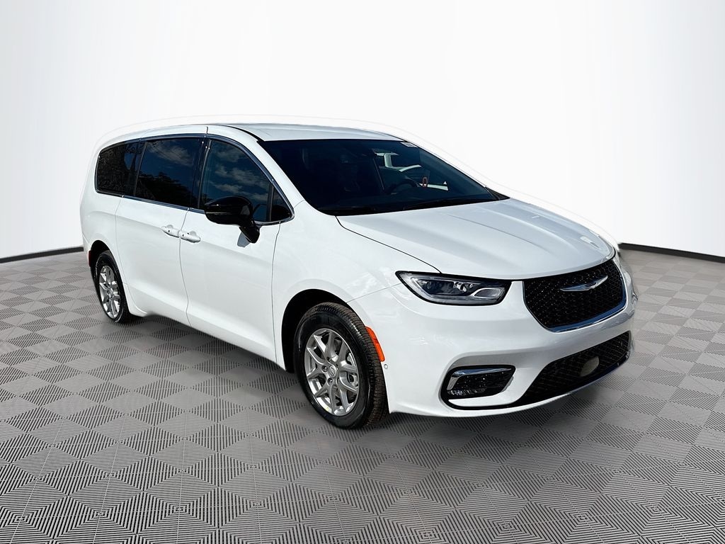 Used 2026 Chrysler Pacifica Select Minivan/Van