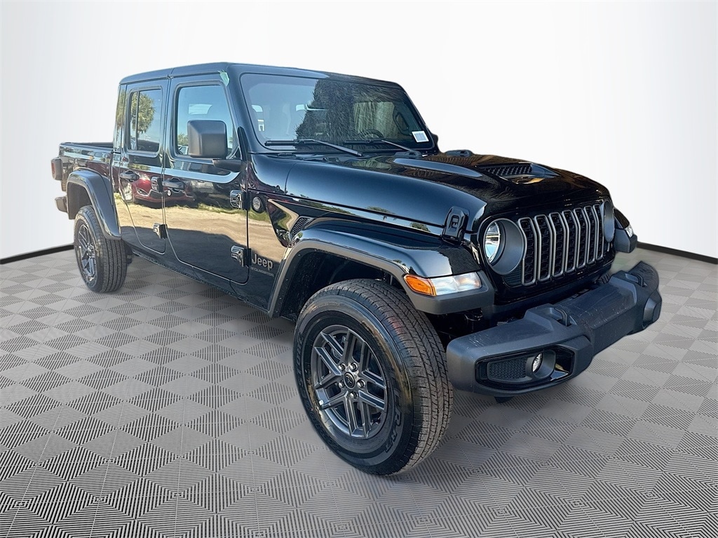 New 2025 Jeep Gladiator SPORT S 4X4 Pickup
