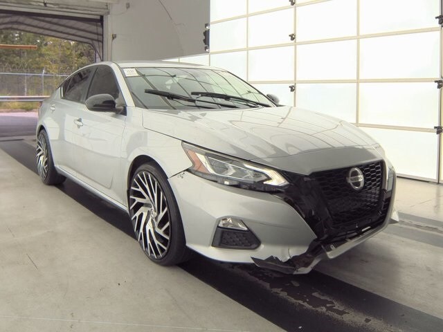 2020 Nissan Altima 2.5 SR photo 3