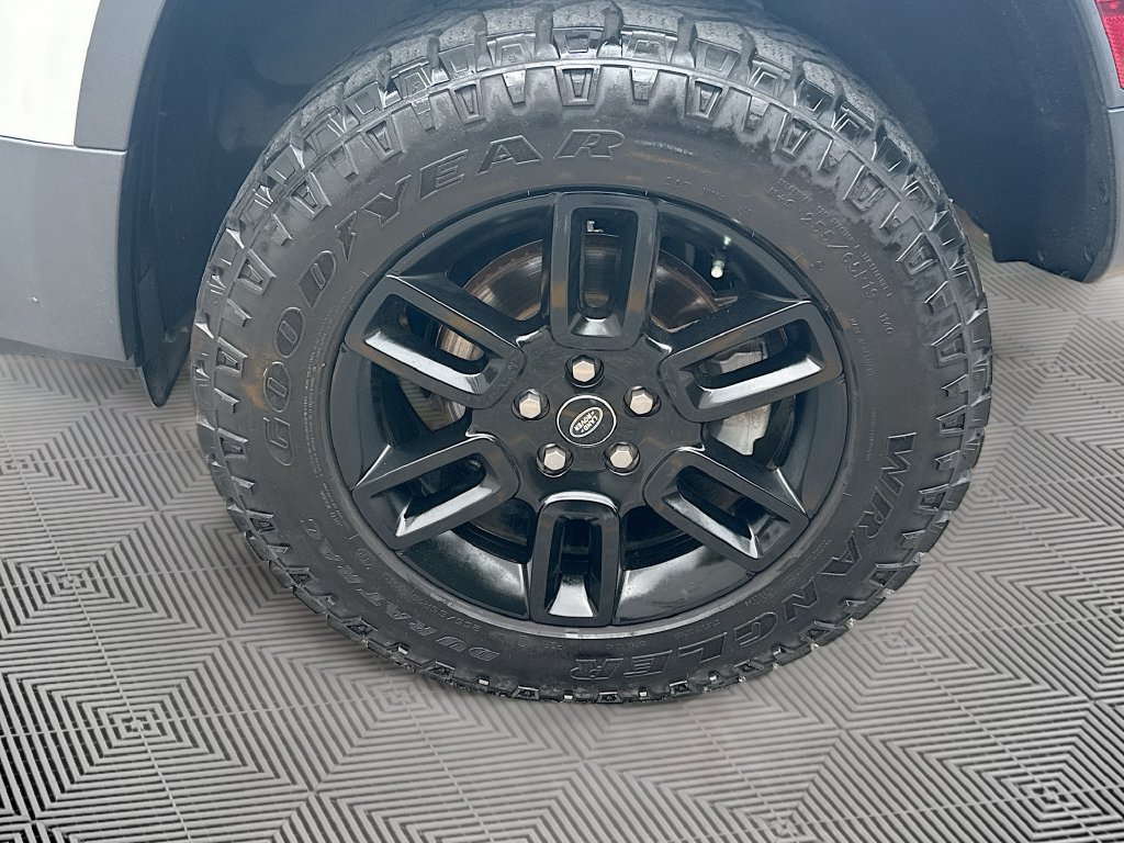 2024 Land Rover Defender S - Photo 34