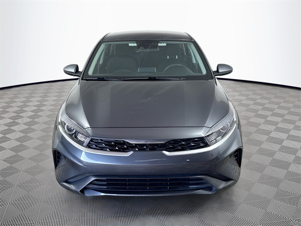 2023 Kia Forte LXS photo 2