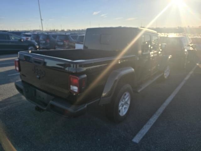 2023 Jeep Gladiator Sport S photo 2