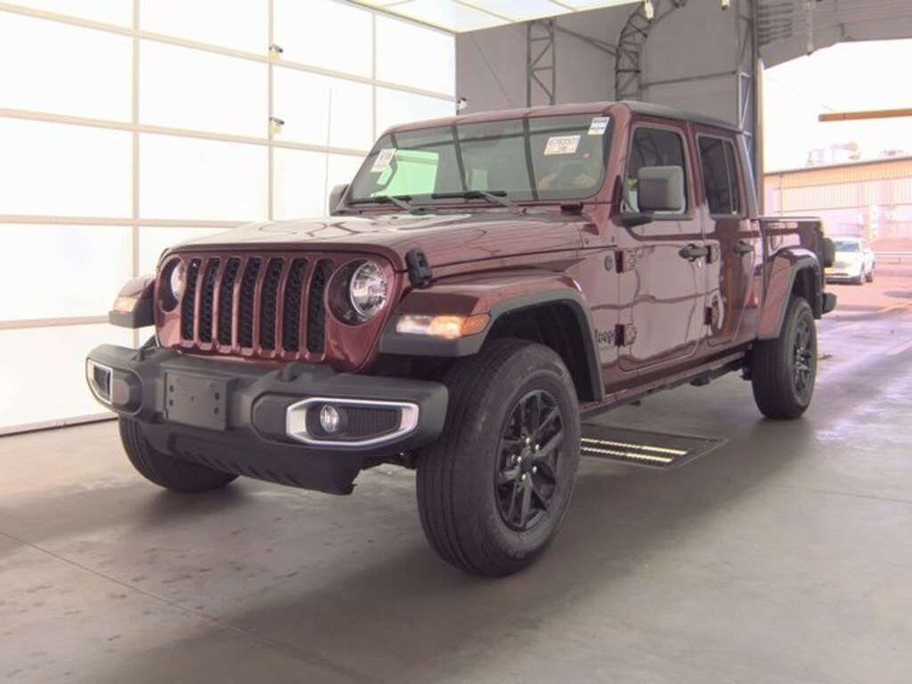 Used 2021 Jeep Gladiator Sport Truck