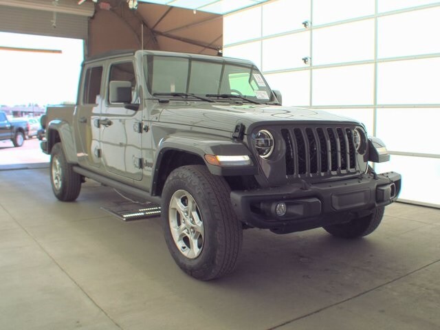 2021 Jeep Gladiator Sport photo 3