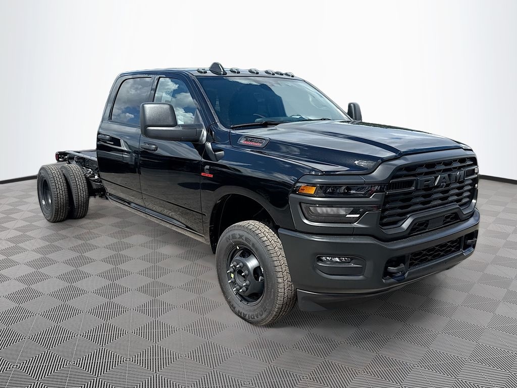 New 2026 Ram 3500 Chassis Cab TRADESMAN CREW 4X4 60' CA Pickup